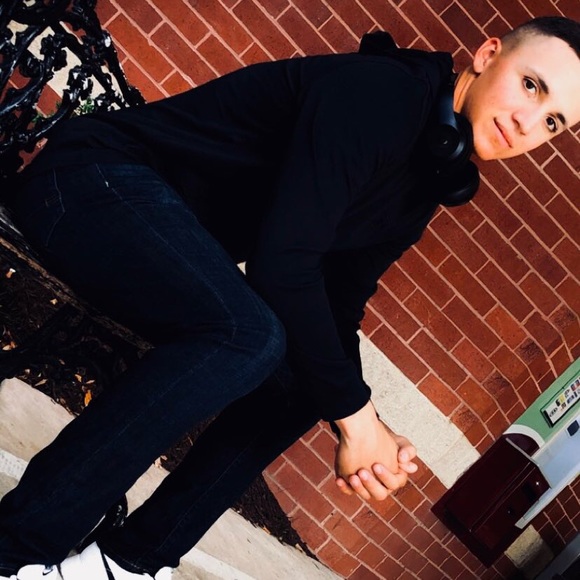 Meet your Posher, Aaron - Picture 1 of 1